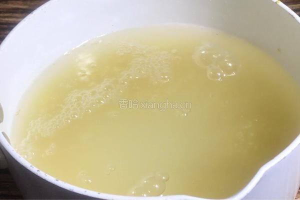 桑葚子小米粥的做法图解2