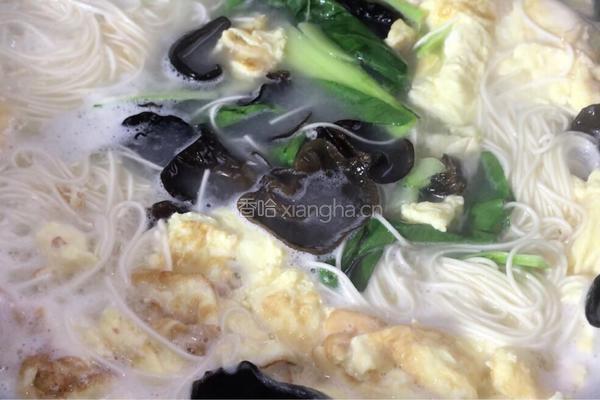 黑木耳鸡蛋汤面的做法图解7