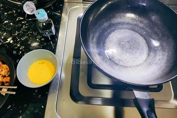 荠菜丸子鸡蛋汤的做法图解2