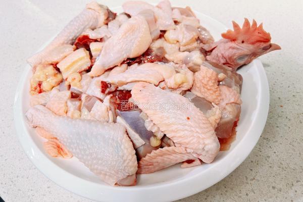香菇炒鸡的做法图解2