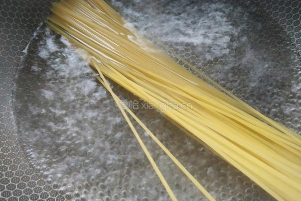 日式咖喱鸡肉意面的做法图解4