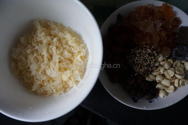 三生三世桃藜枣圆羹的做法图解1