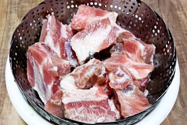 话梅栗子烧小排的做法图解5
