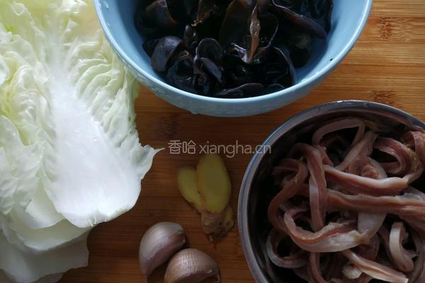 木耳白菜炒肚丝的做法图解1