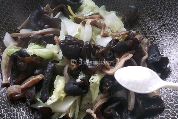 木耳白菜炒肚丝的做法图解6