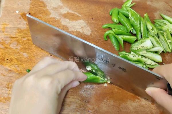 腌菜腊鸭腿的做法图解3