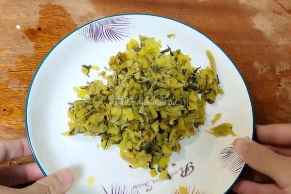 腌菜腊鸭腿的做法图解4