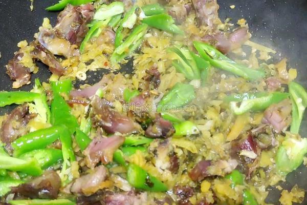 腌菜腊鸭腿的做法图解8