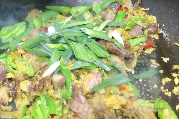 腌菜腊鸭腿的做法图解10