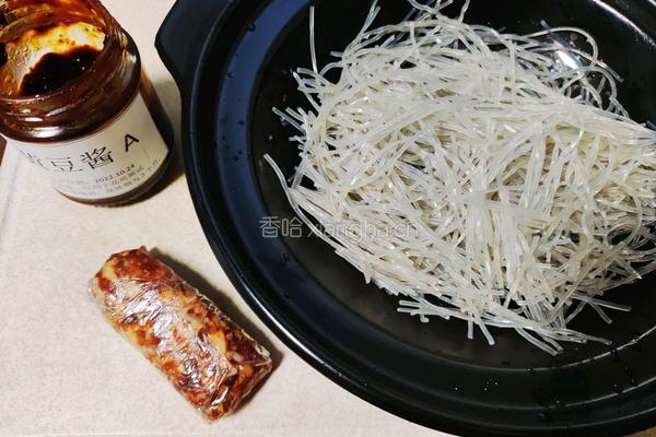 肉沫粉丝煲的做法图解1