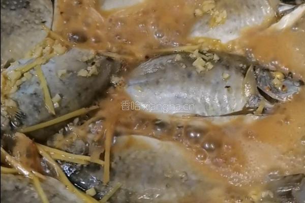豉汁煮泥猛的做法图解2
