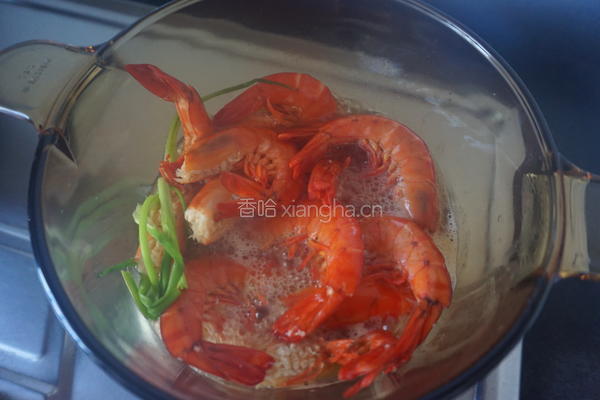 啤酒柠檬草虾的做法图解4