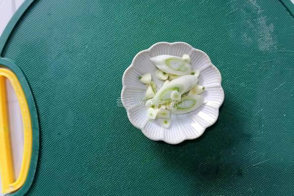 青椒炒鸡蛋的做法图解2