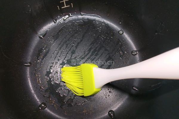 电饭煲戚风蛋糕的做法图解8