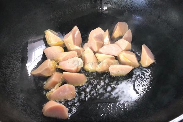 肉肠烧大白菜的做法图解4