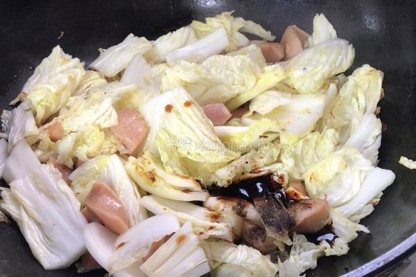 肉肠烧大白菜的做法图解7