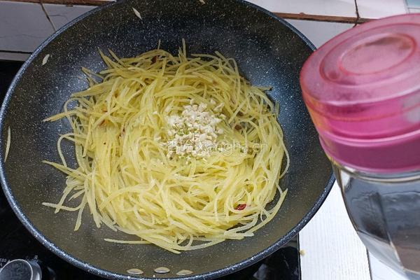 酸辣土豆丝的做法图解8