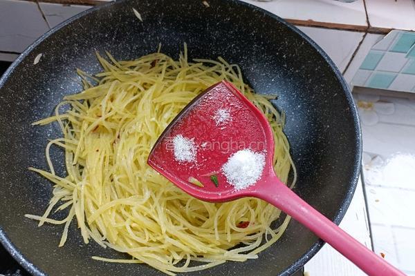 酸辣土豆丝的做法图解9