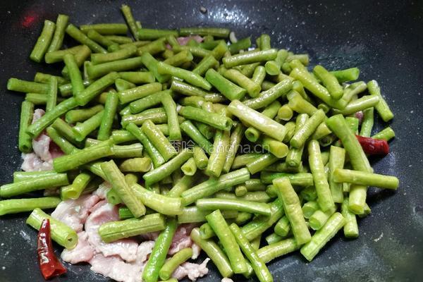 豇豆炒肉片的做法图解10