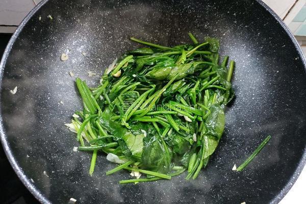菠菜炒鸡蛋的做法图解9