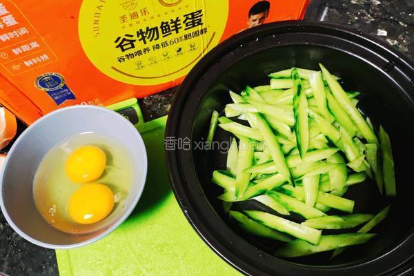 黄瓜鸡蛋汤的做法图解2