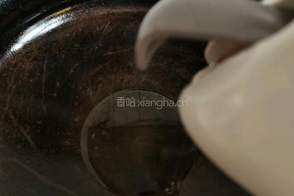 白菜帮蒜黄炒肉丝的做法图解7