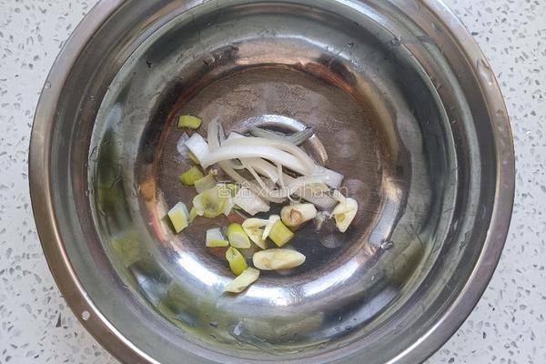 炝炒包菜的做法图解3