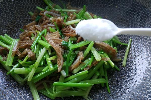 芹菜牛百叶的做法图解9