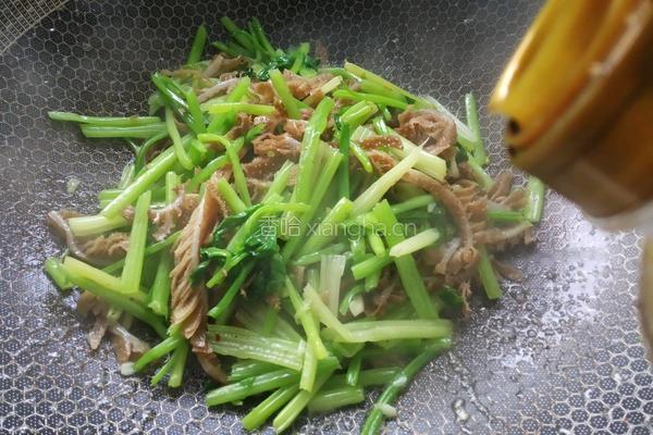 芹菜牛百叶的做法图解11