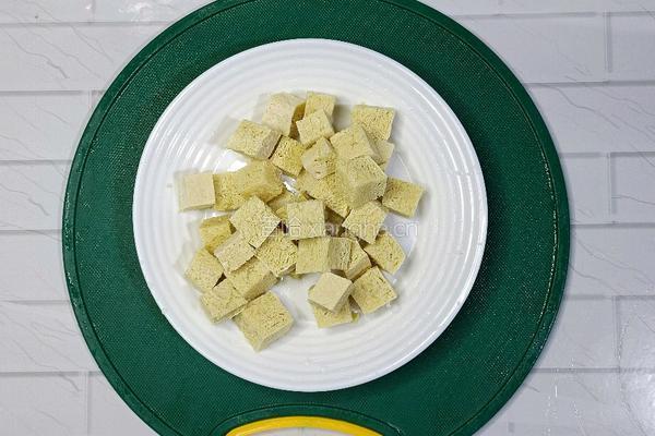冻豆腐炖白菜的做法图解4
