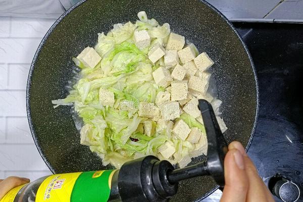 冻豆腐炖白菜的做法图解10