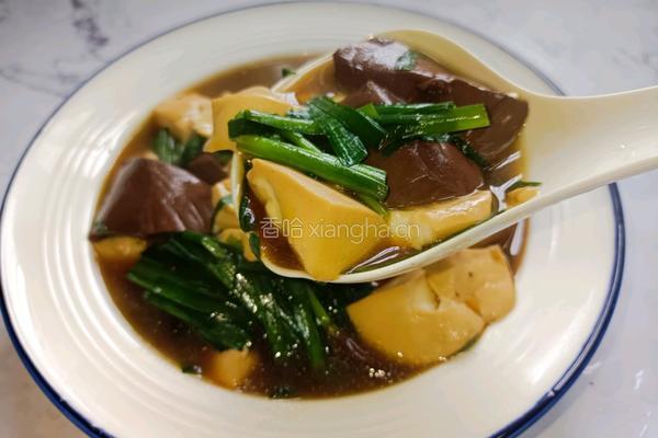 豆腐猪血烧韭菜的做法图解11