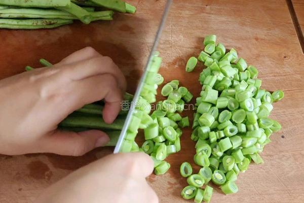 肉沫四季豆的做法图解1