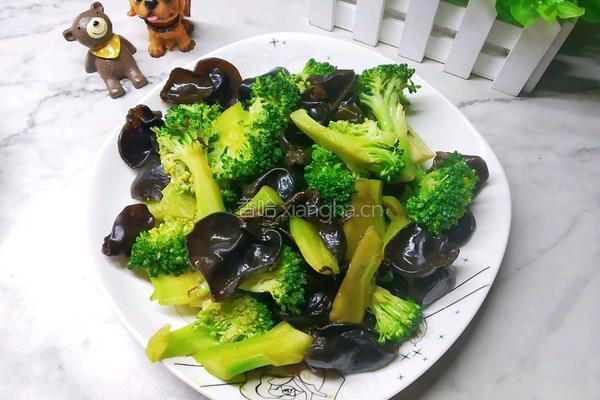 葱油木耳西兰花的做法图解8