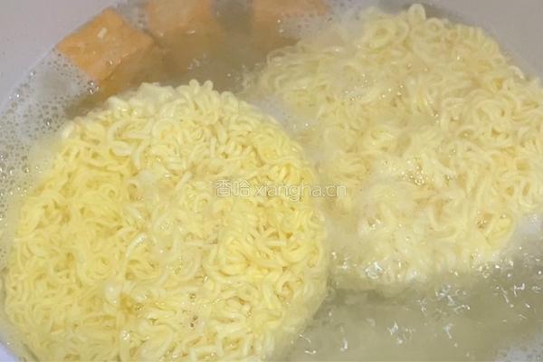 鸡蛋泡面的做法图解7