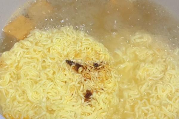 鸡蛋泡面的做法图解8