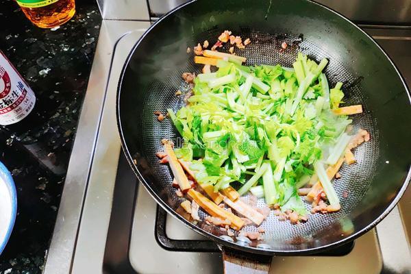 香干肉沫炒芹菜的做法图解4