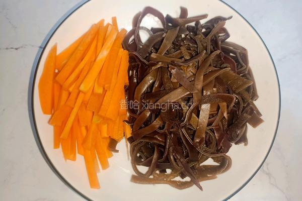 腩肉炒三丝的做法图解2