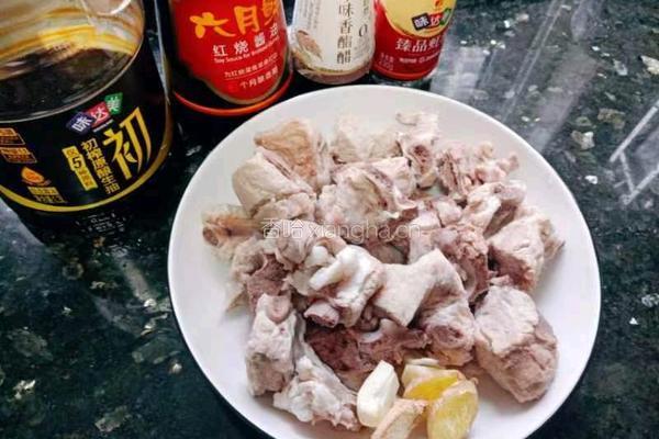 糖醋排骨的做法图解1