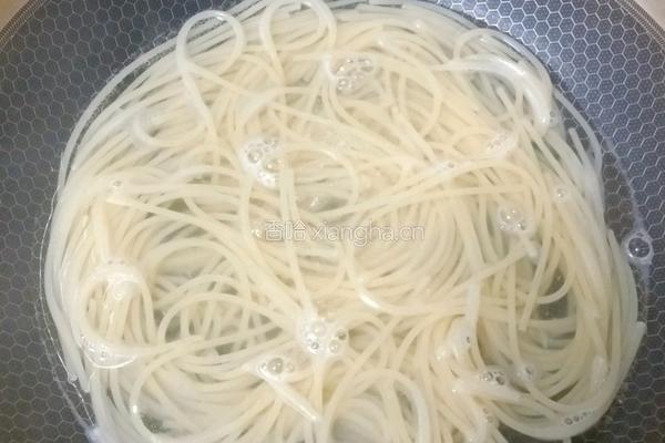 日式咖喱鸡肉意面的做法图解4