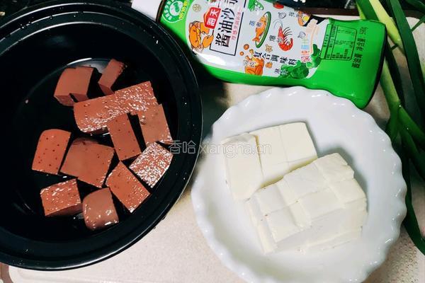 鸭血豆腐汤的做法图解1