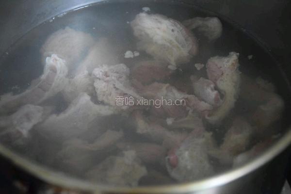 牛腩炖萝卜的做法图解4