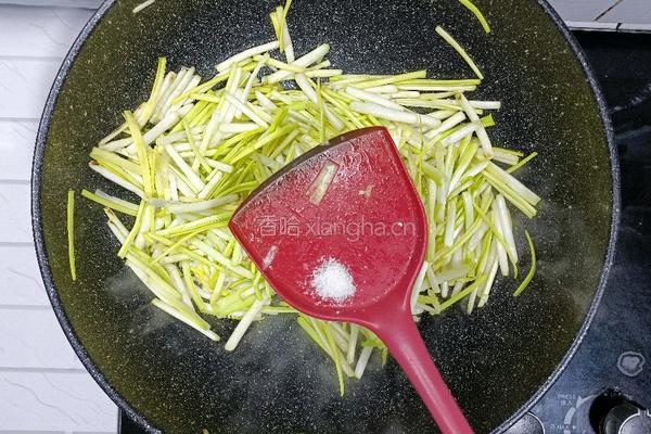 蒜黄炒鸡蛋的做法图解13
