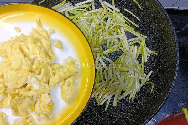 蒜黄炒鸡蛋的做法图解15