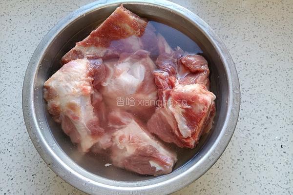 家常炖大骨头的做法图解2