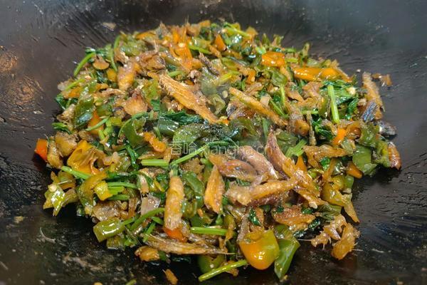 辣椒炒酥鱼的做法图解11