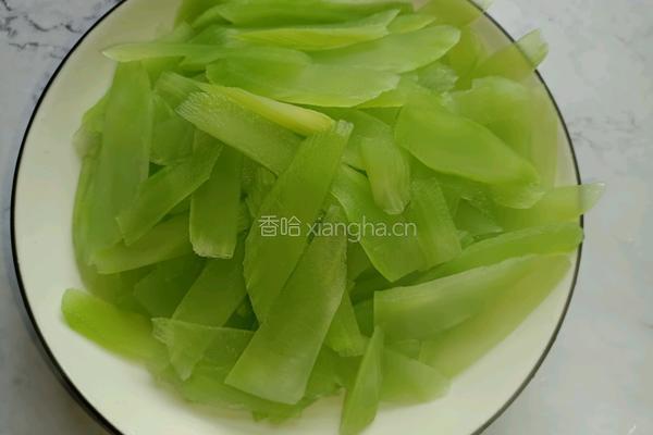 腩肉炒莴笋的做法图解3