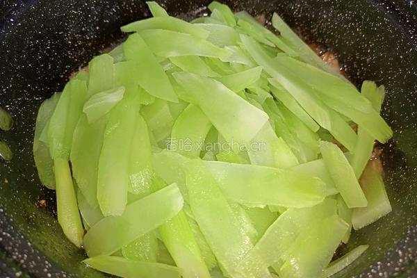 腩肉炒莴笋的做法图解7