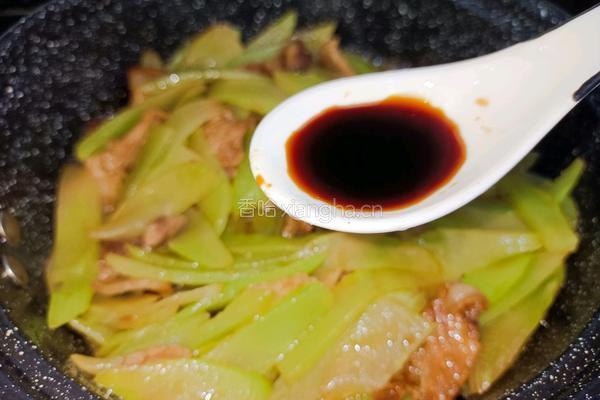 腩肉炒莴笋的做法图解8