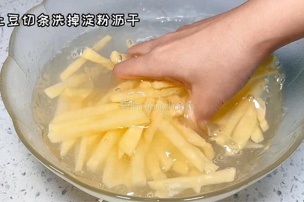 黑椒土豆条的做法图解1